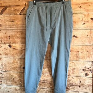 Lululemon ABC Jogger Shorter
WovenAir